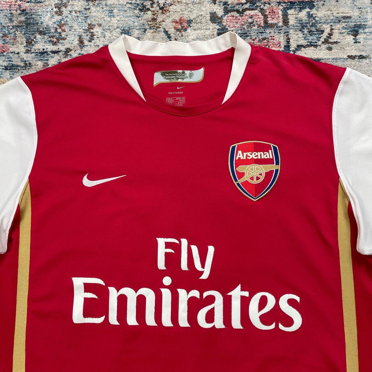 Retro Arsenal Nike 2006/08 Theo Walcott Home Football Shirt