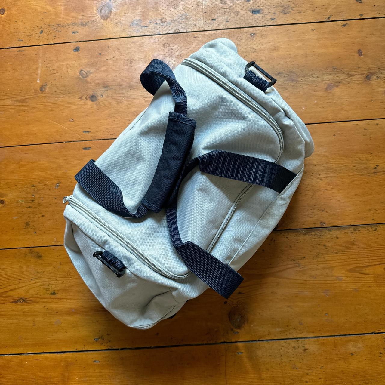 Vintage Nike Grey and Navy Hold-All Bag