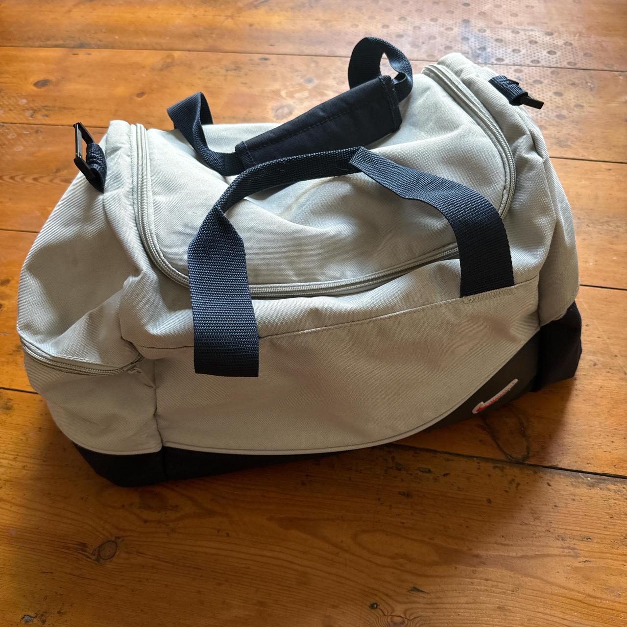 Vintage Nike Grey and Navy Hold-All Bag