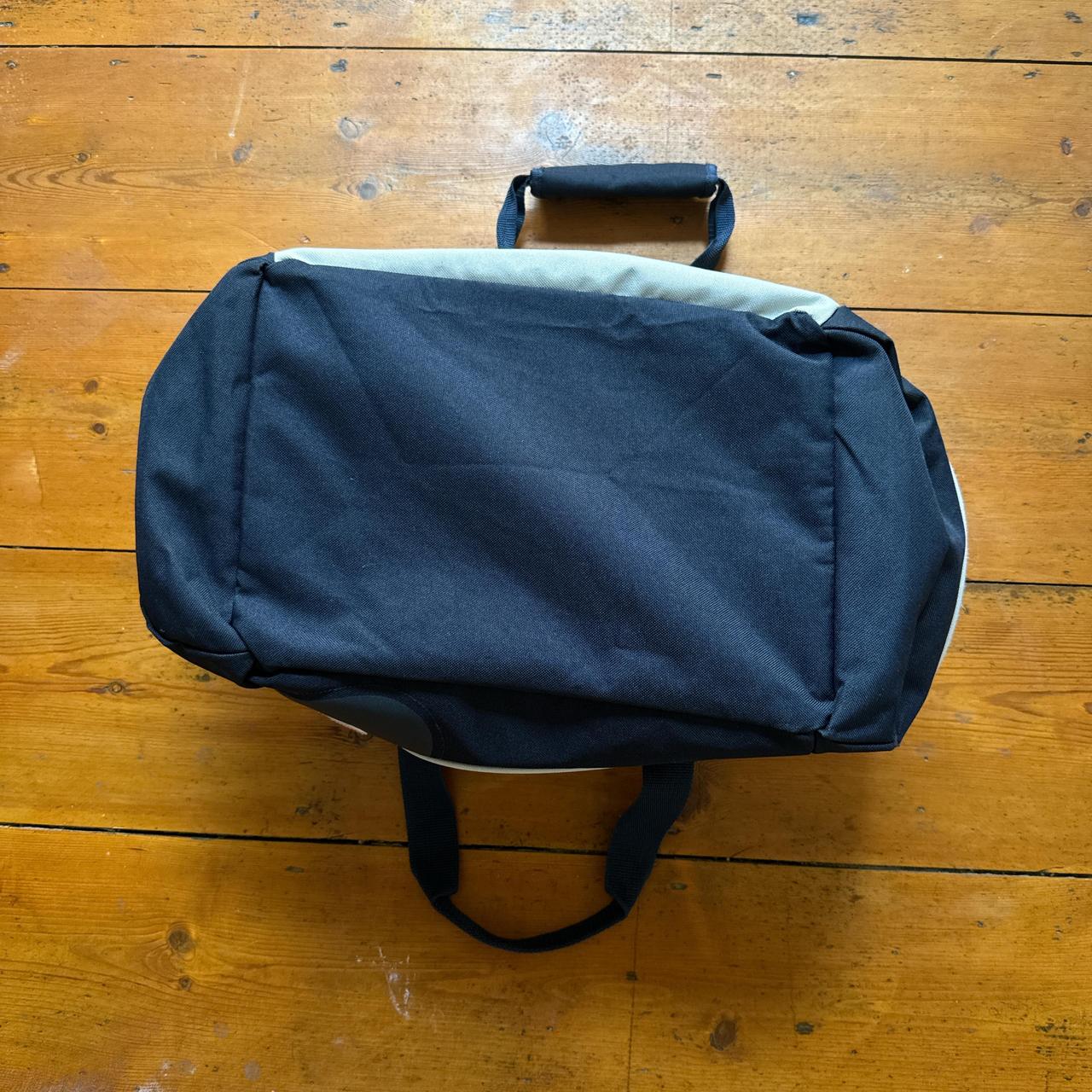 Vintage Nike Grey and Navy Hold-All Bag