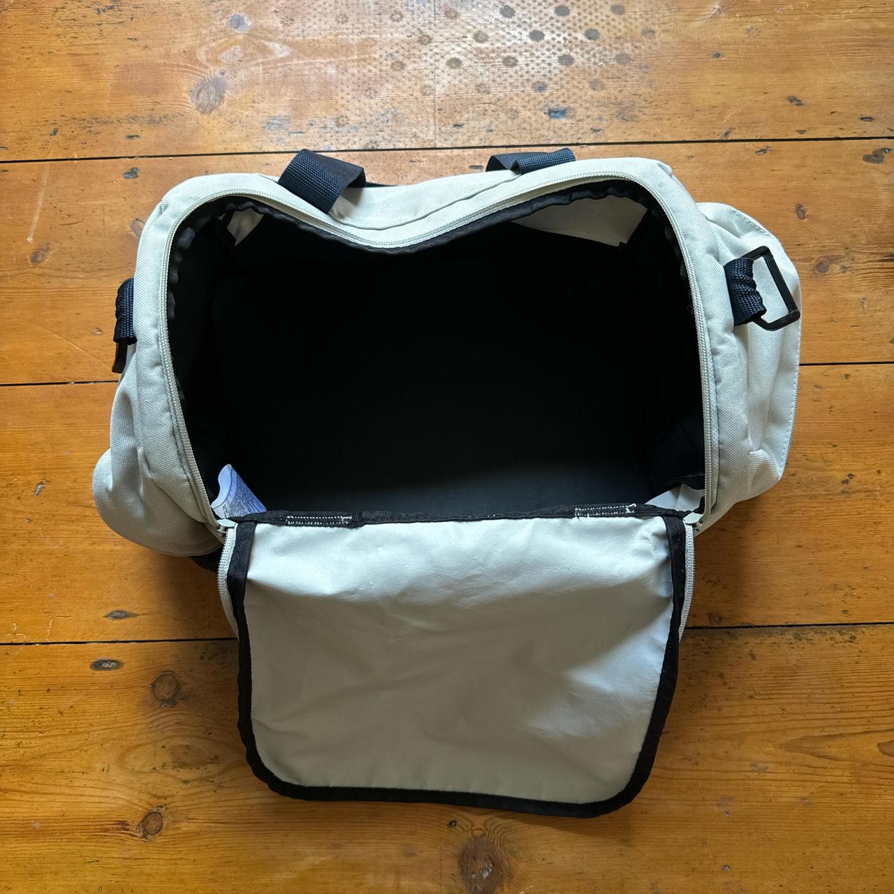 Vintage Nike Grey and Navy Hold-All Bag