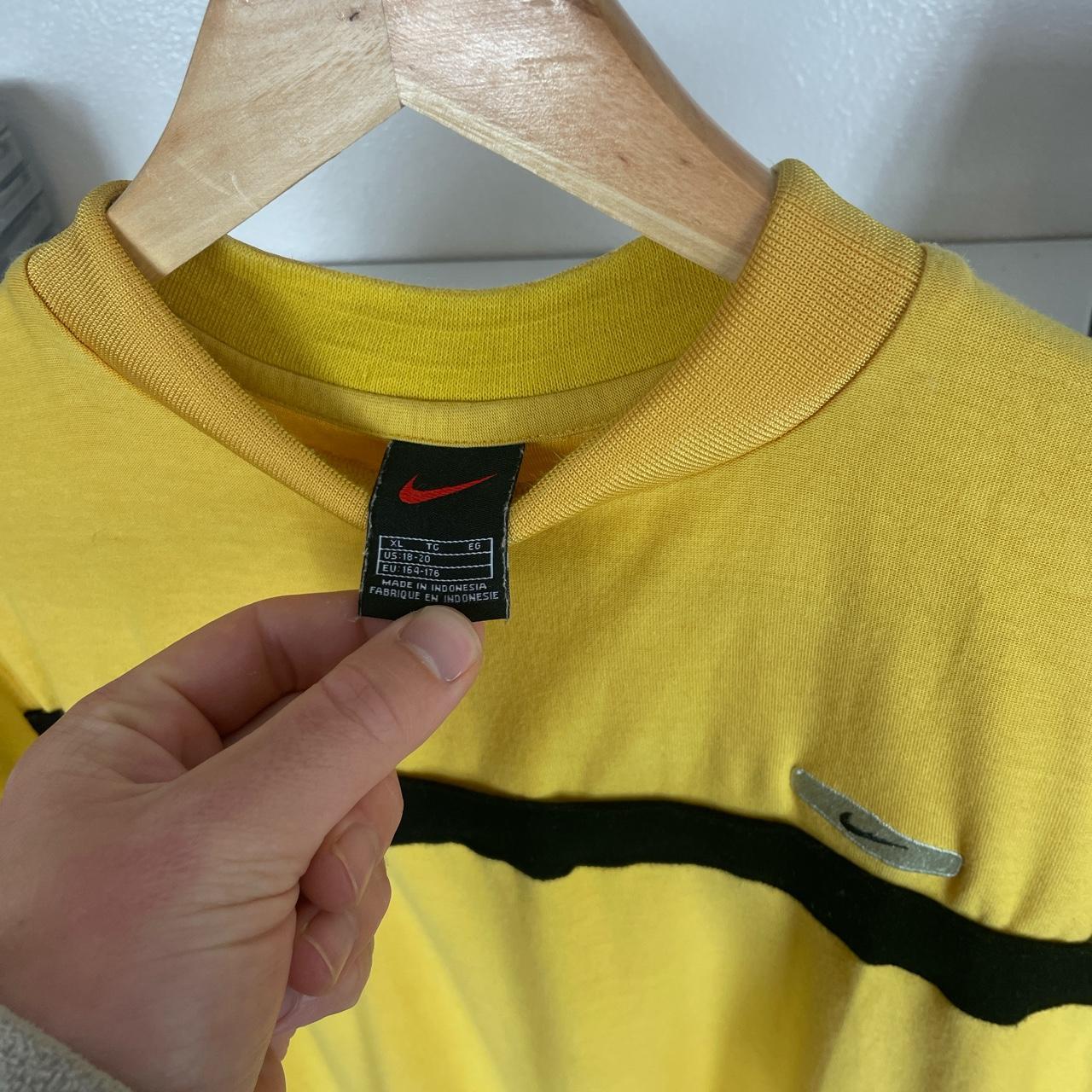Vintage 90’s Nike Yellow Tee