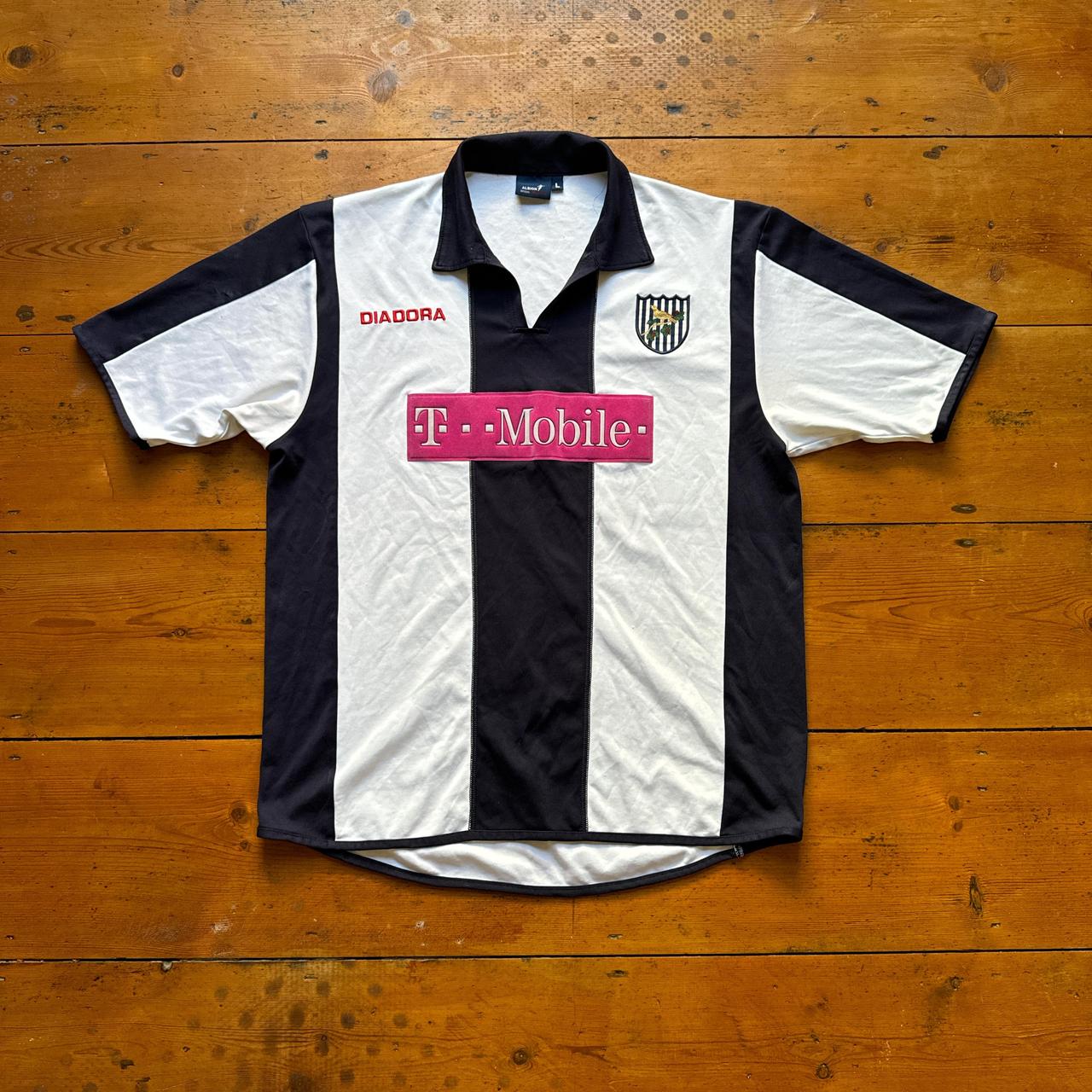 Retro West Bromwich Albion 2005/06 Home Football Shirt