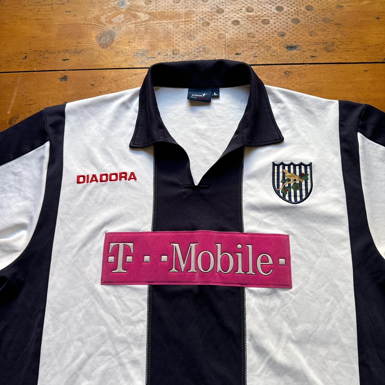 Retro West Bromwich Albion 2005/06 Home Football Shirt